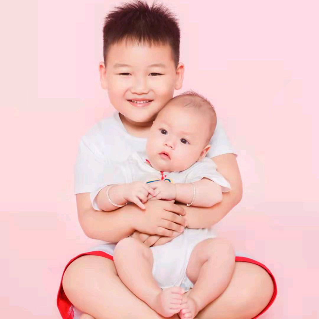 鏮哥牛弟👦👶