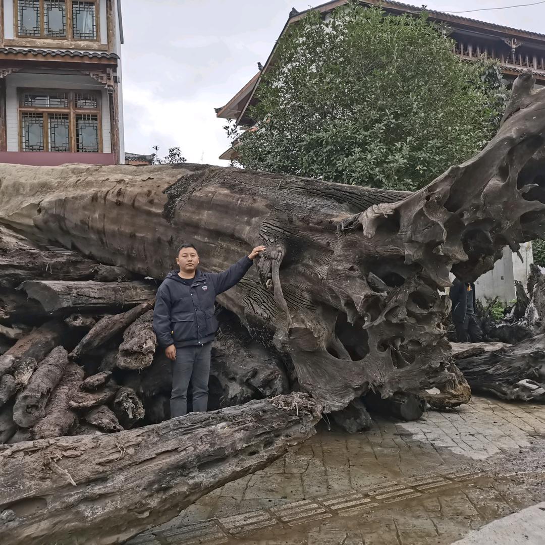 芦山县麻子乌木工艺馆