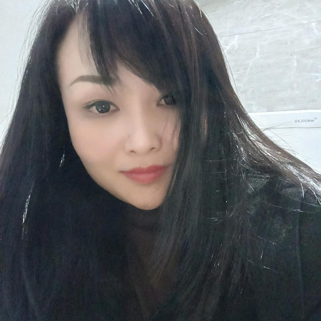 艷妮头像
