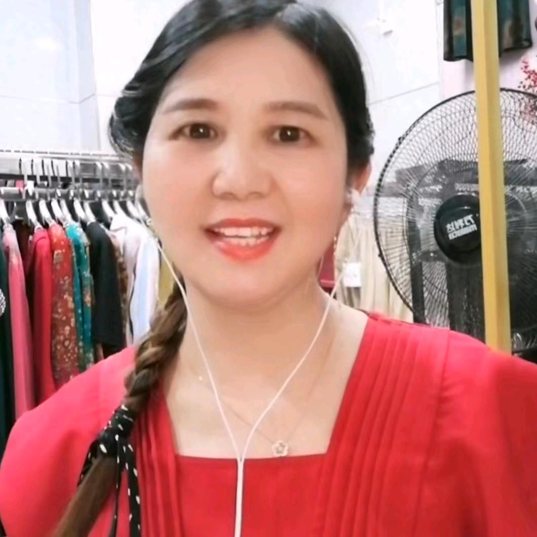 馨月(福太太女装.美食街)