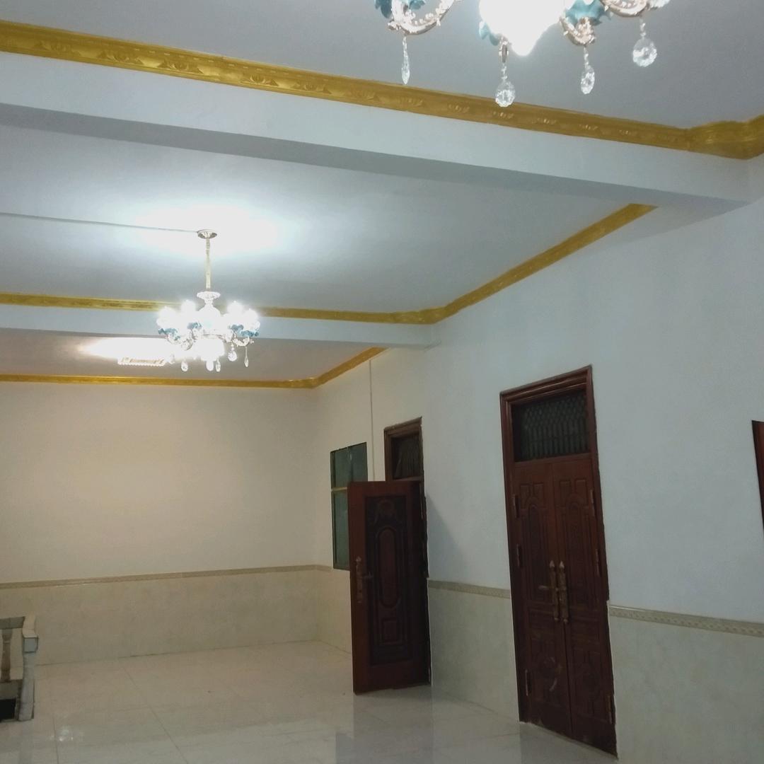 ，月开花满天飞