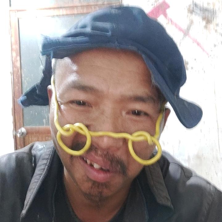 黑弟，破天斧