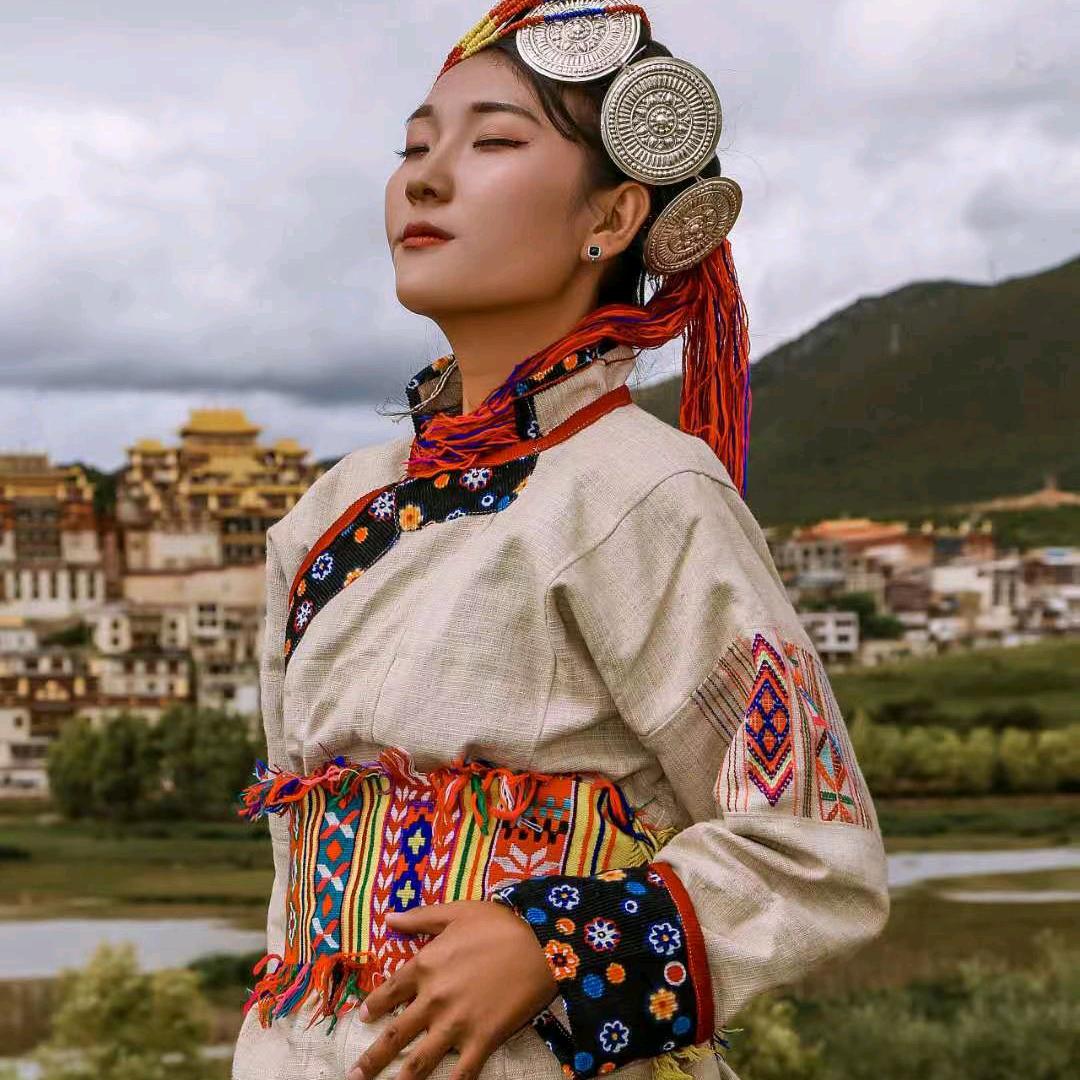 俄亚大村   高妹儿