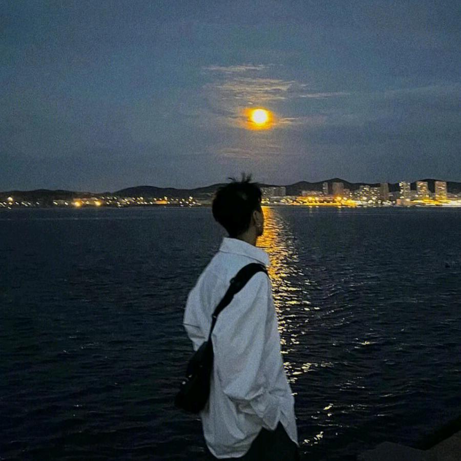 奥斯卡酒吧 落时