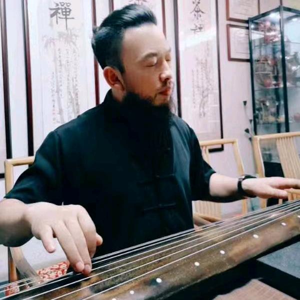 張羅宸