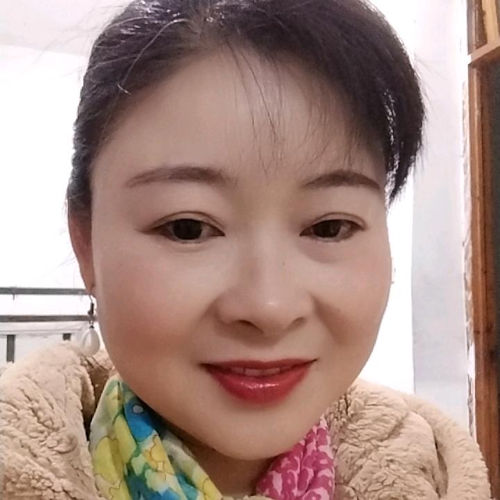 躺在幸福里的女人