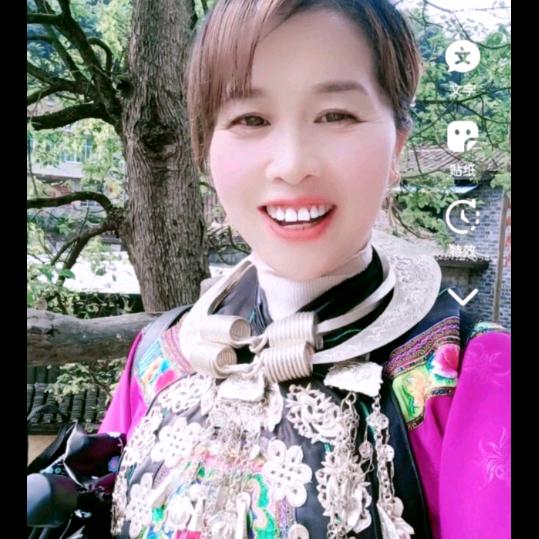 苗阿姐（唱苗歌）