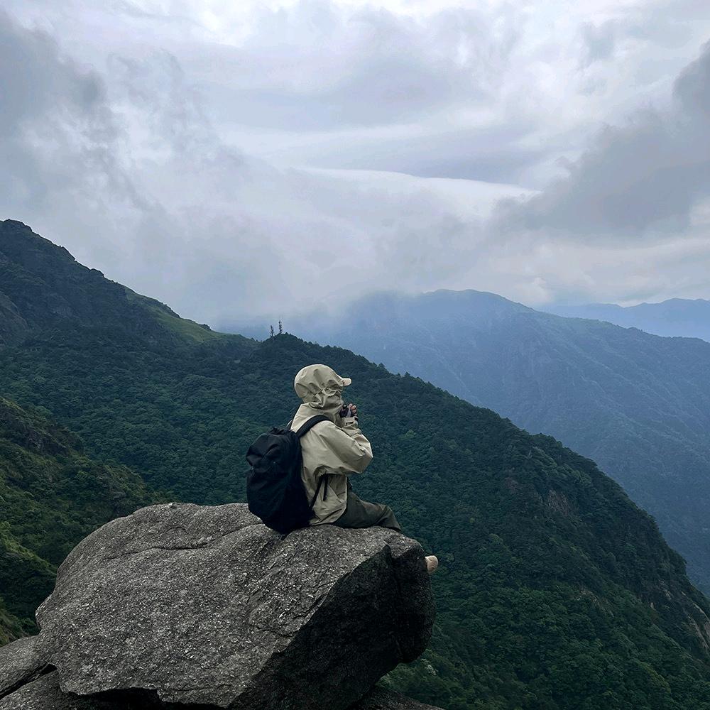 左广右耳为邝头像