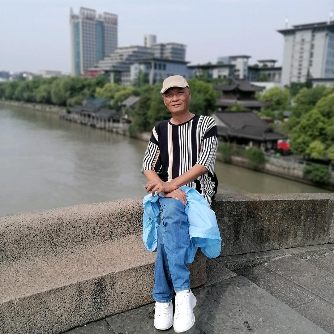 北国之春，山清水秀。