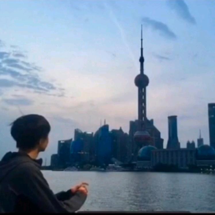 成某某