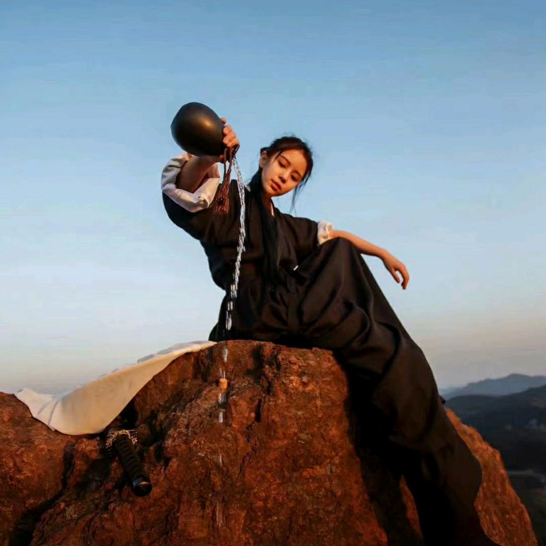 恒大萃羽艺术中心