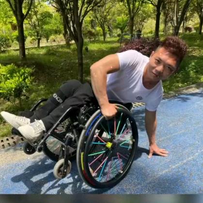 小四轮♿️奔跑者