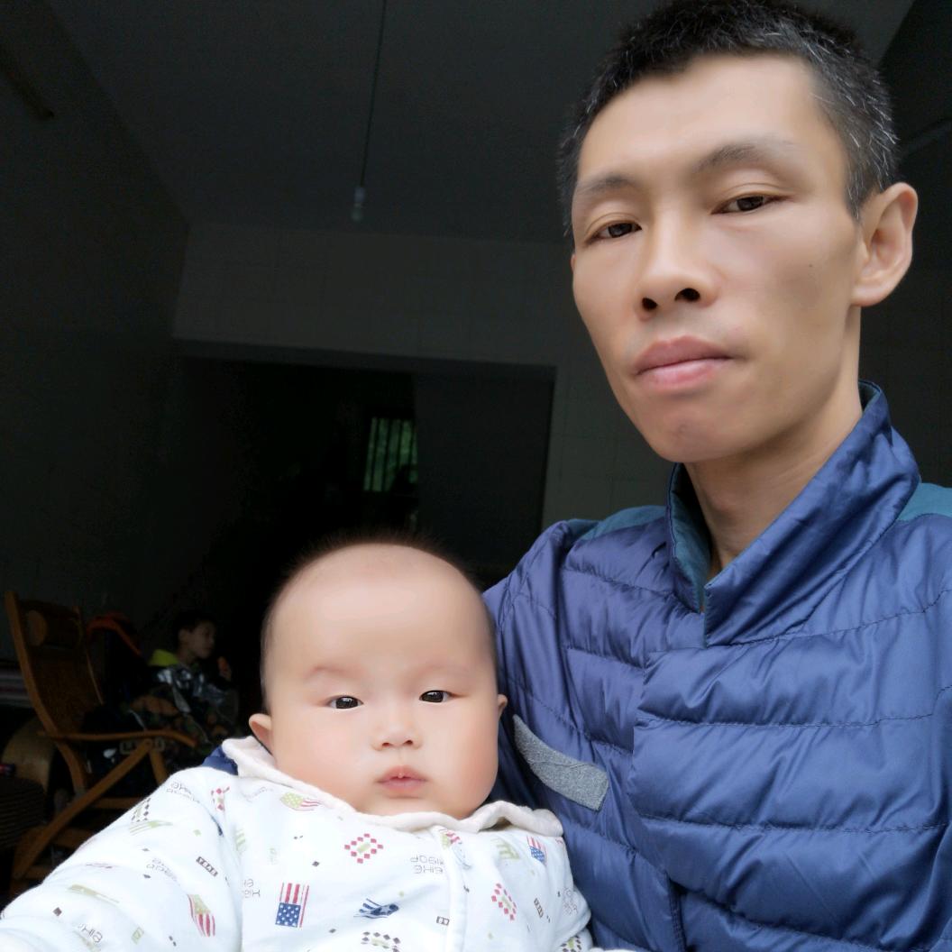 裤子破了洞