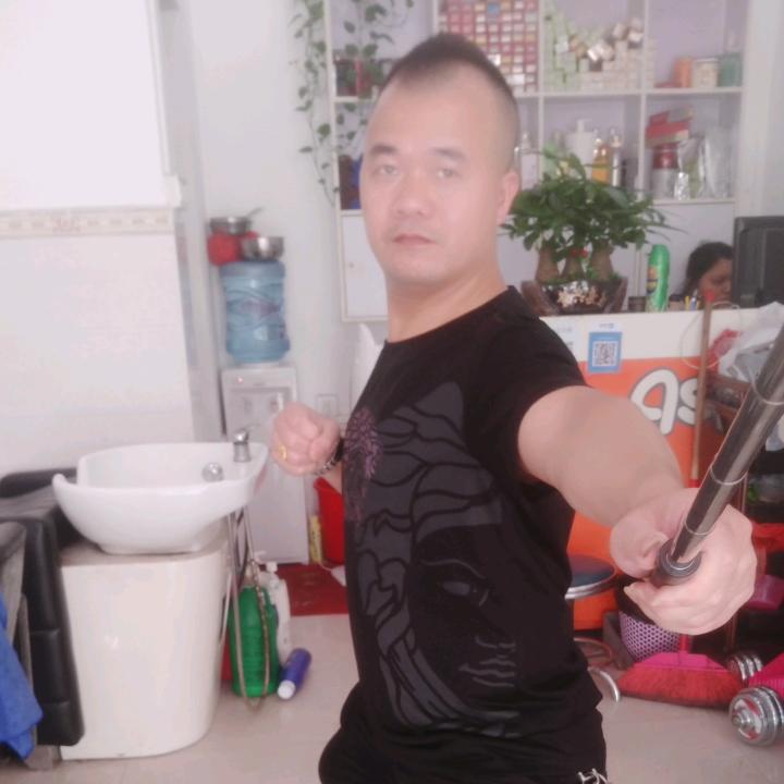 阿龙