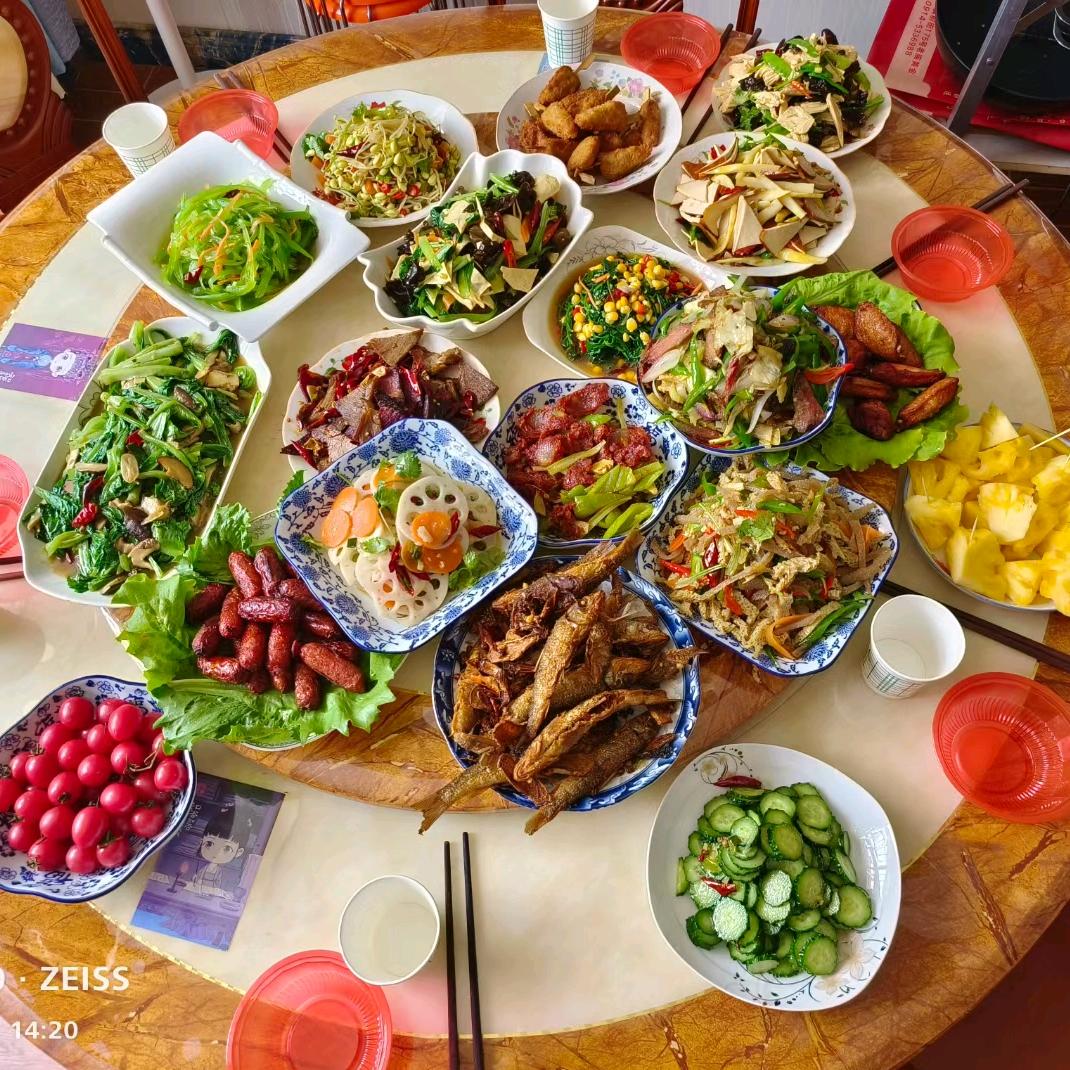 镇安（小猪佩奇）童装生活馆