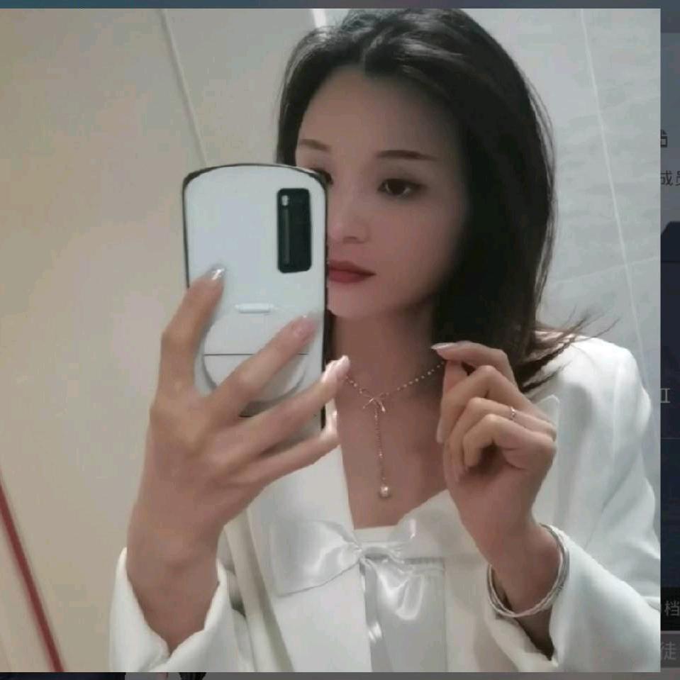 菲菲，和平精英1v4