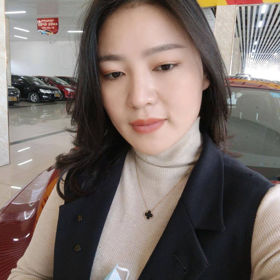张馨月，
