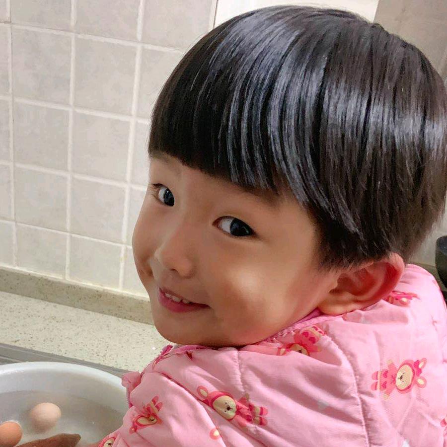 阳光灿烂。