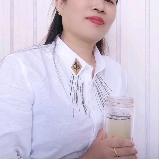 为自己撑伞
