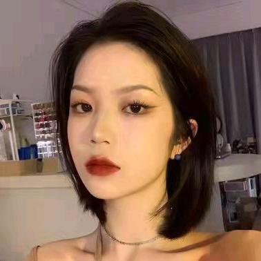 吃喝玩乐得美少女