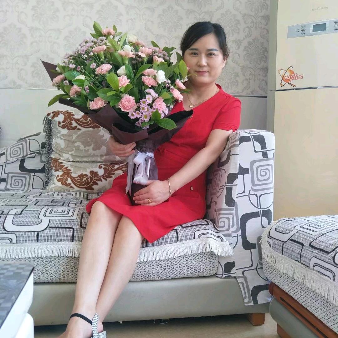 丁玲玲
