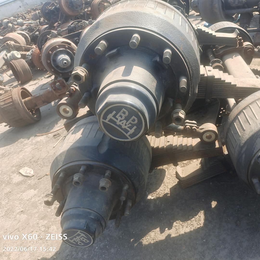 梁山二手挂车车桥(碟刹改鼓刹)