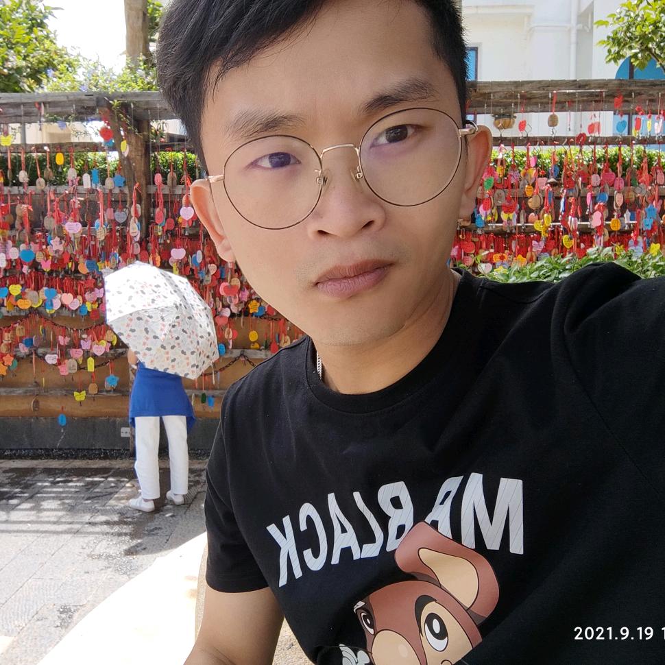 卖红菇小男孩👦