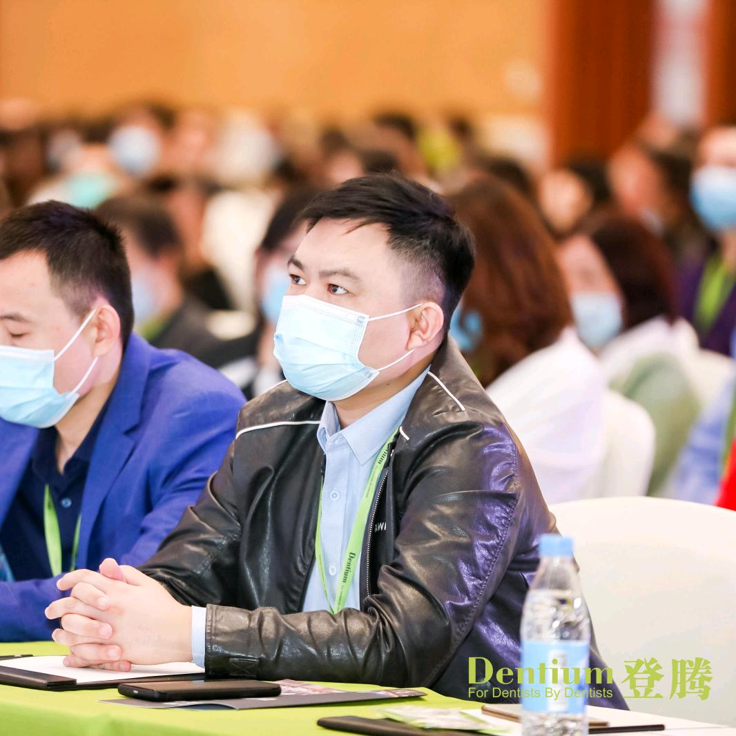 一颗稳重的牙(抱抱老铁)