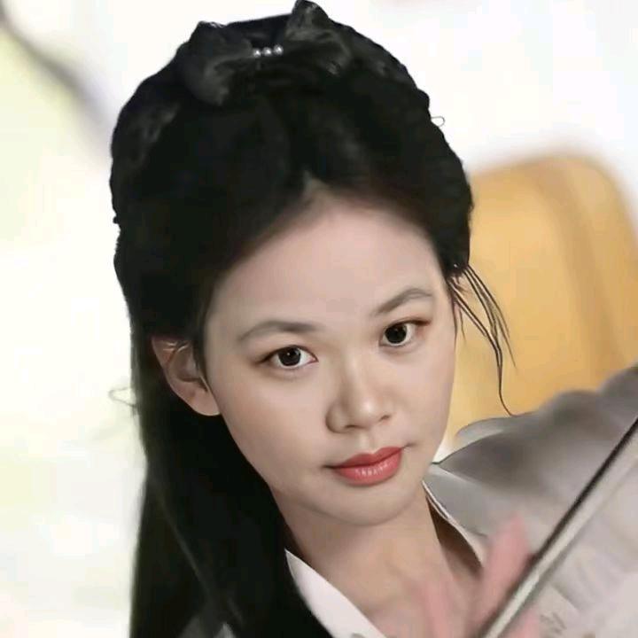 女兆