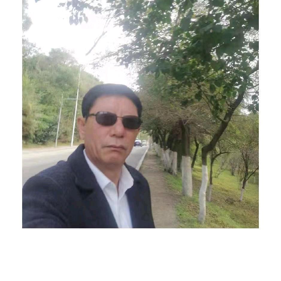 梁飞