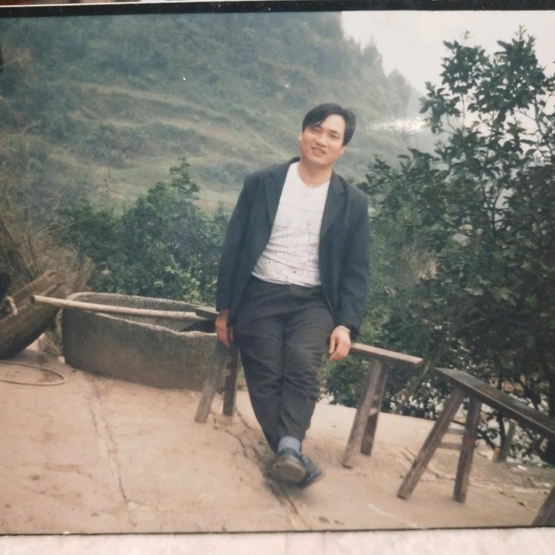 昆明，宜良贴砖的九哥
