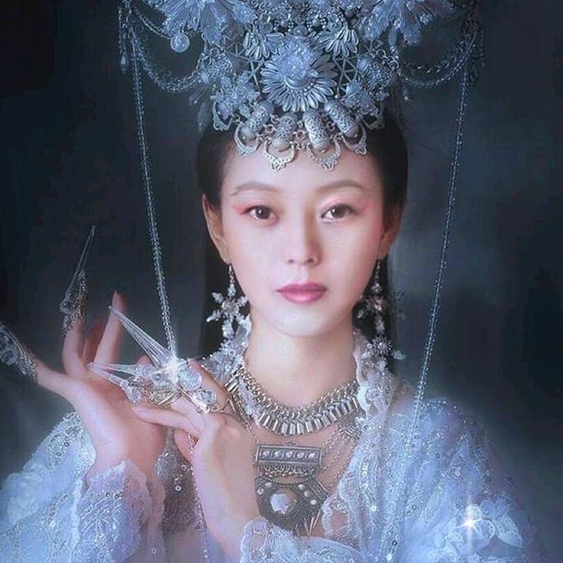 哈莉（晚8：20）
