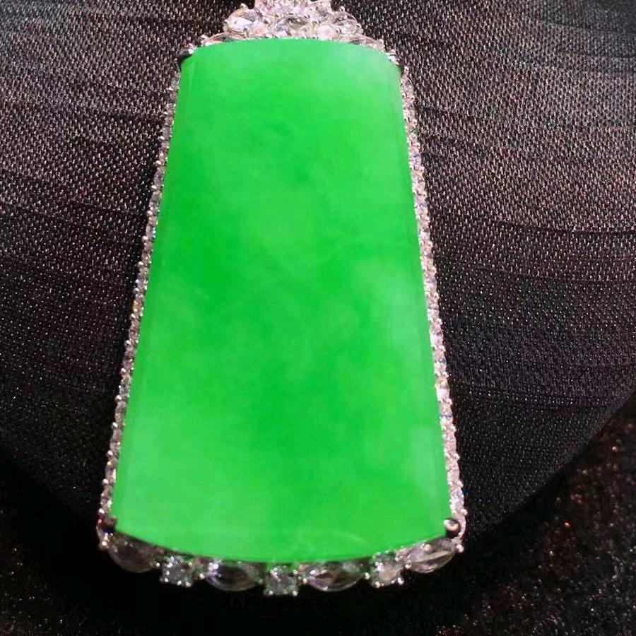 张兰东街翡翠珠宝玉石店