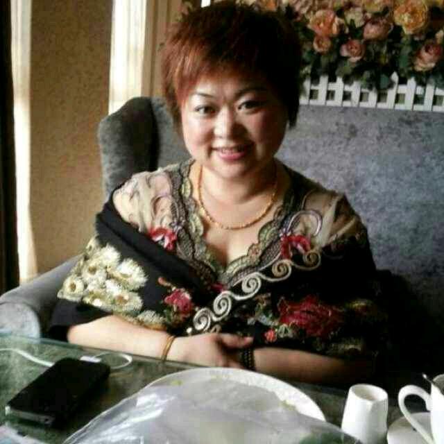 拱星女装胖姐