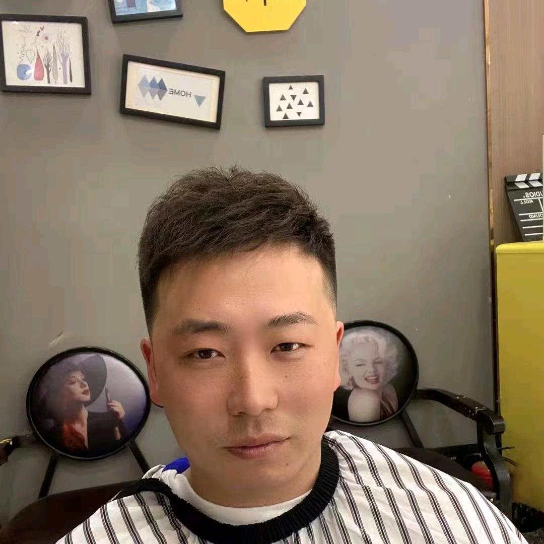 默默，航哥