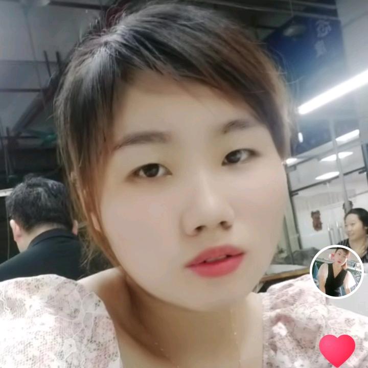 ( ｡• 👅 •｡｀)90小姐姐🌹