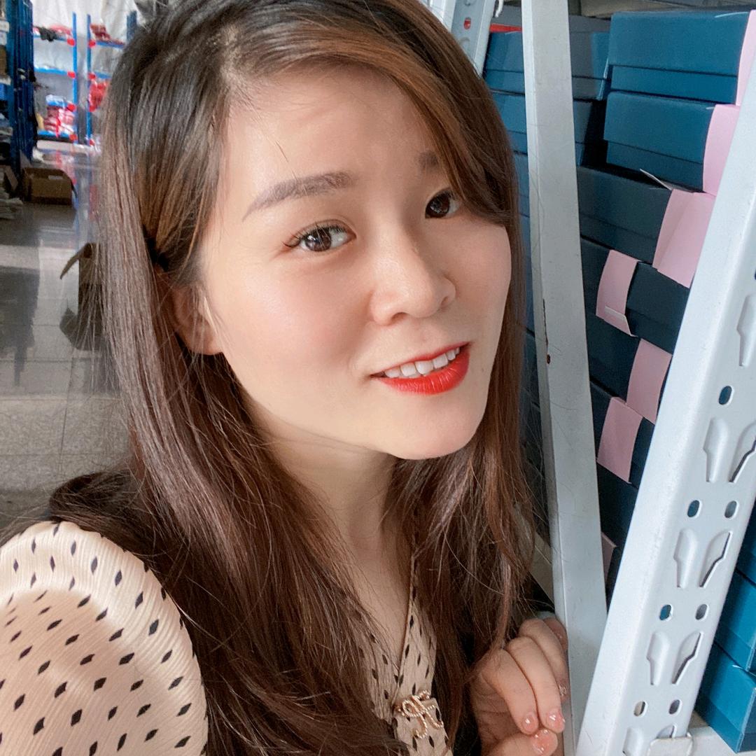 静瀚服饰专营店