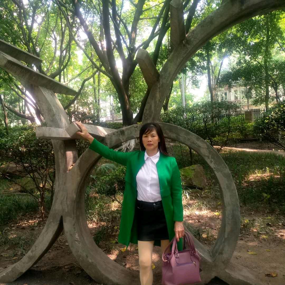 周洪英