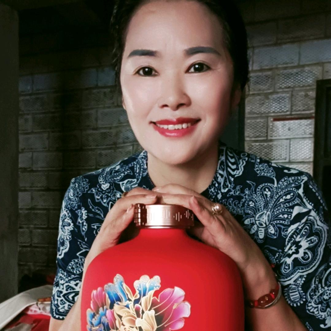 茅台镇曾祥芬.