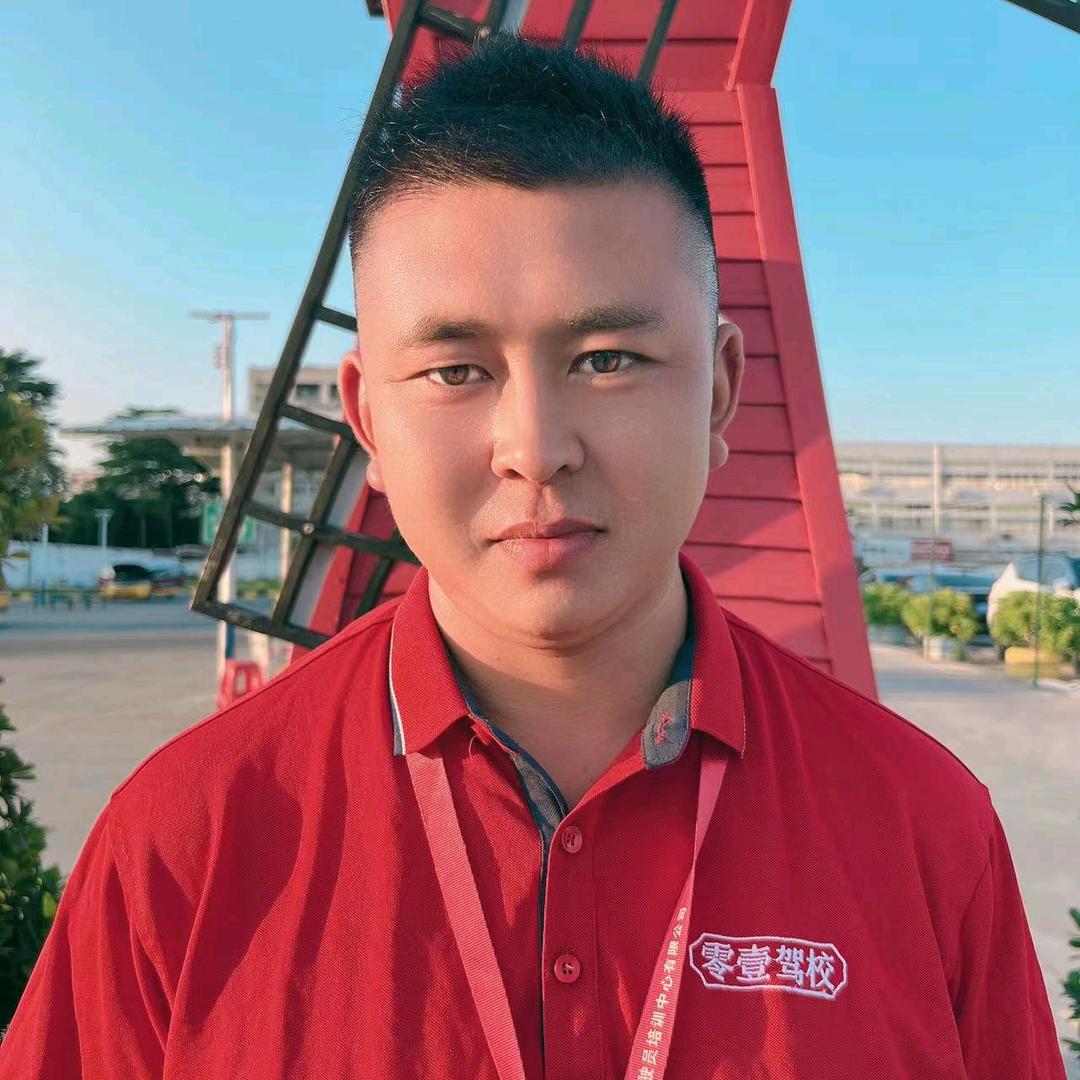 壹通驾校 科目二队长  贾教练