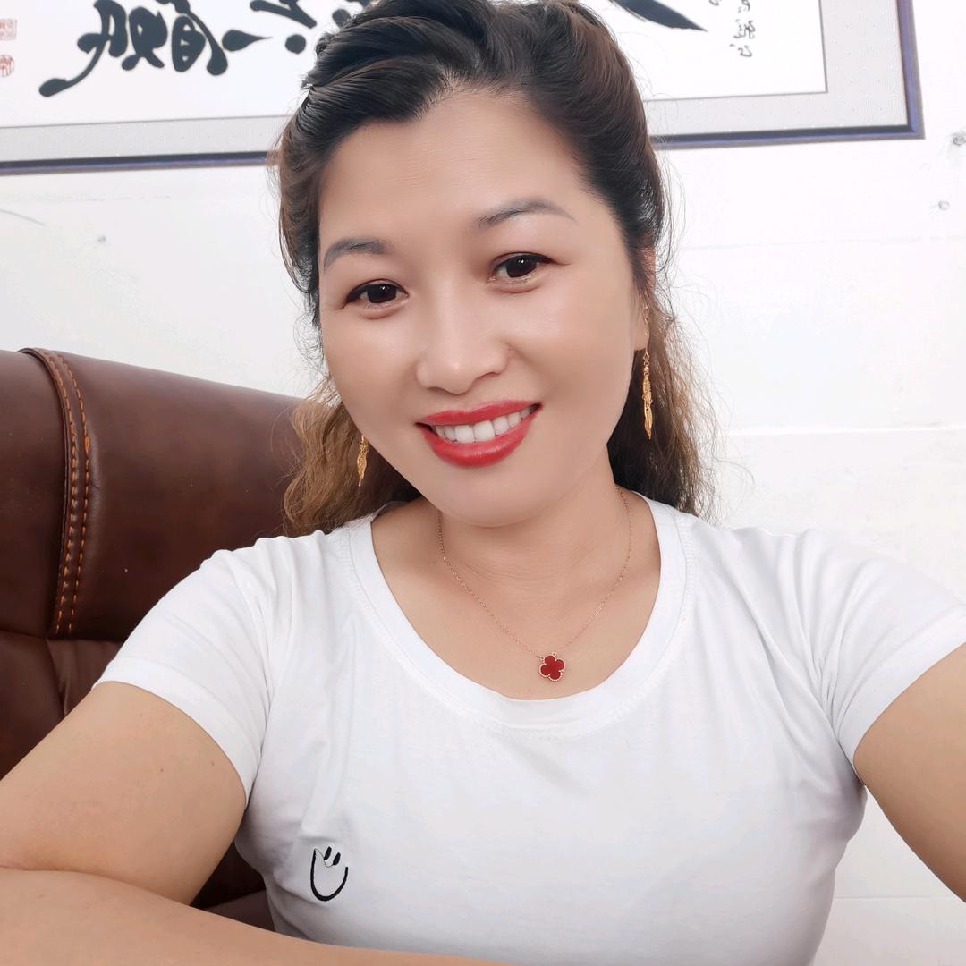 倾然一笑👧