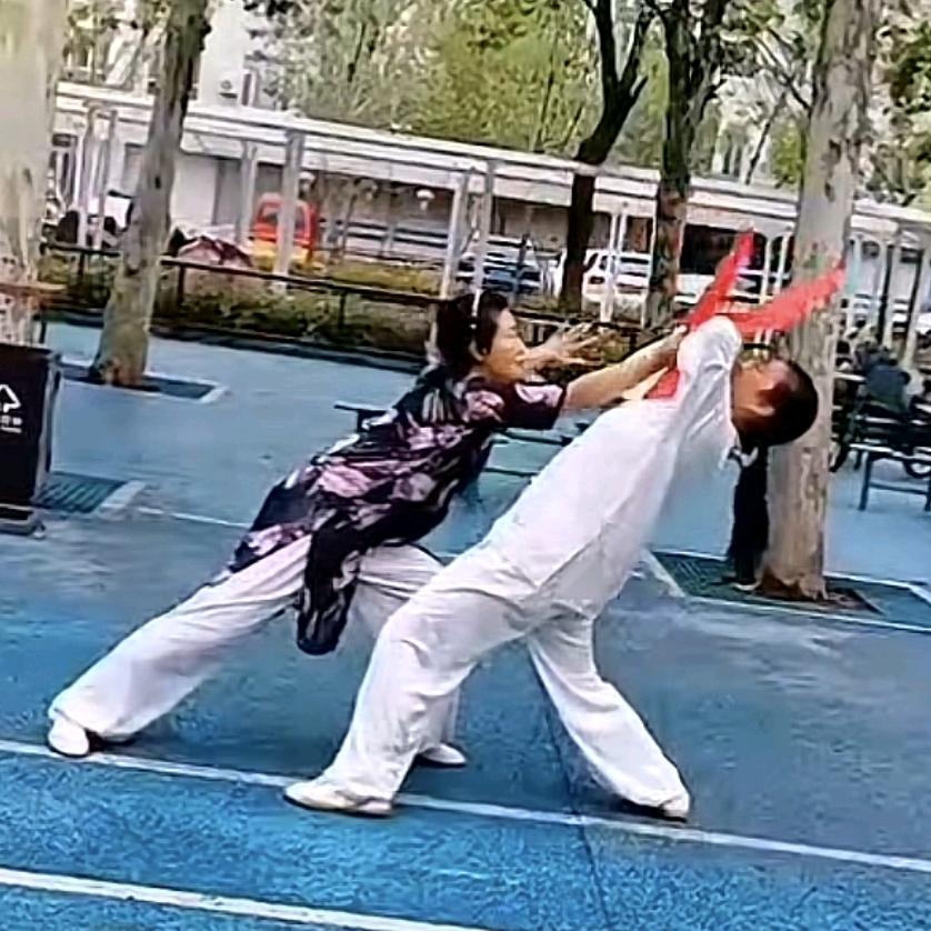 晴（爱太极拳）（关必回）