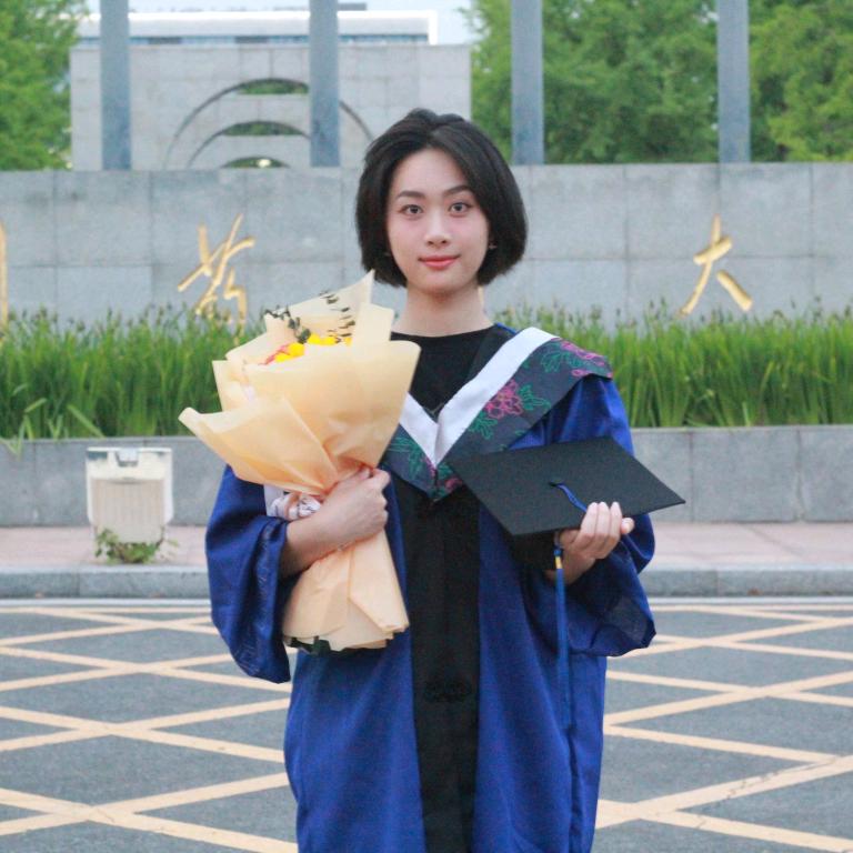 药学博士若彤师姐