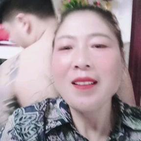 嘟嘟奶奶......