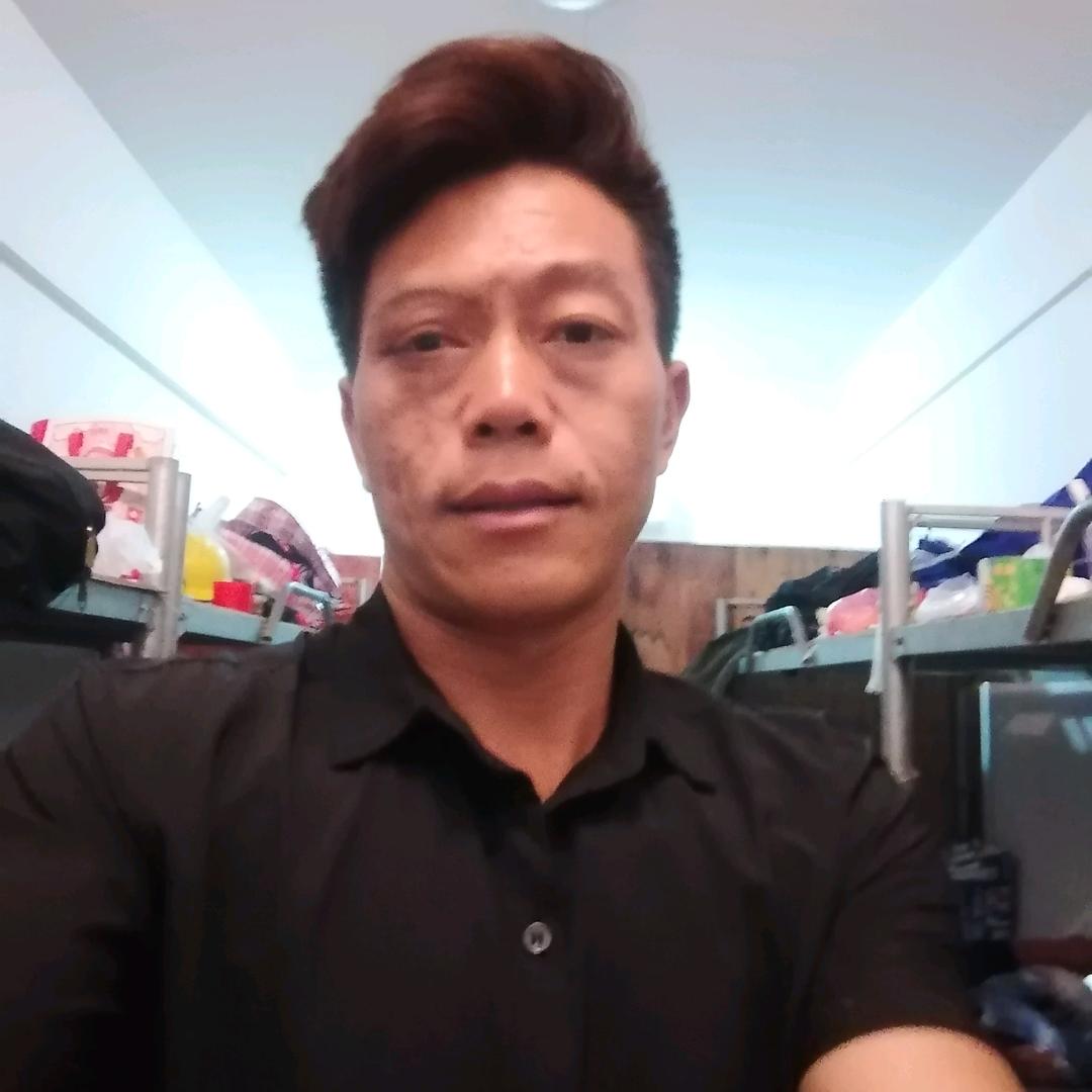 迎着阳光：温暖前行，巜阳光总在风雨后》