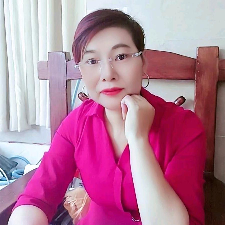 何姐