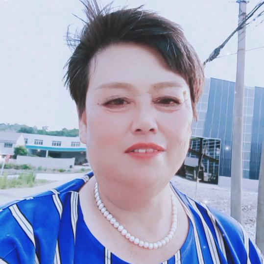 李梅，下午一点钟直播