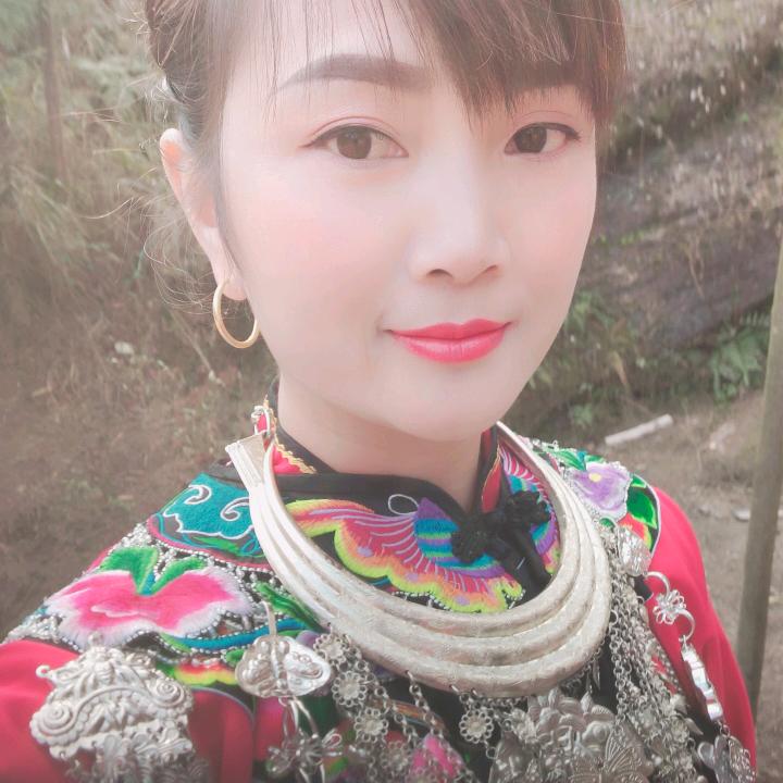 小  芒  果