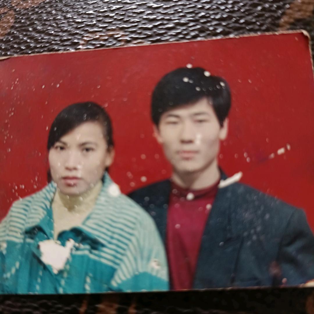 我是老板。不是老板娘！他是长工。不是老板