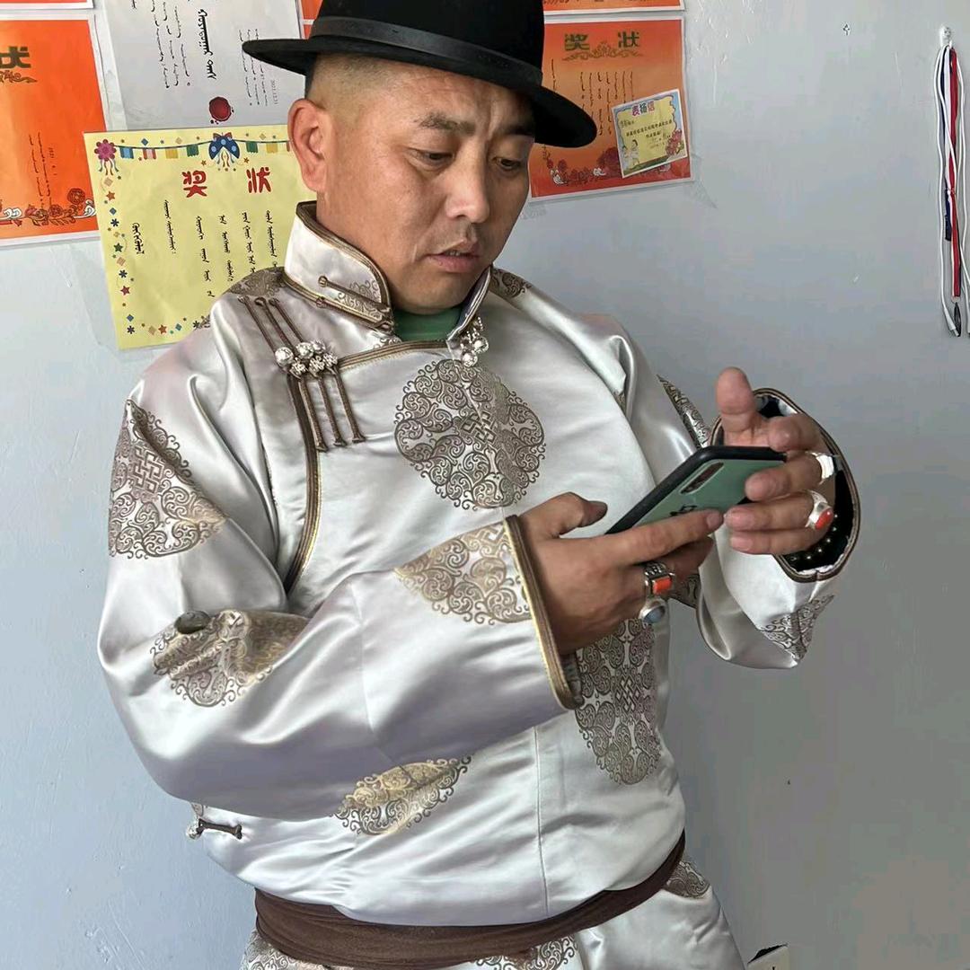 宝音都愣  东乌